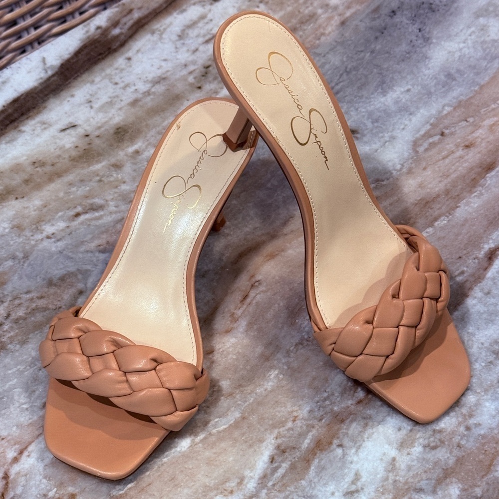 Women’s JESSICA SIMPSON Evernor Braided Kitten Heels. Size 9.5